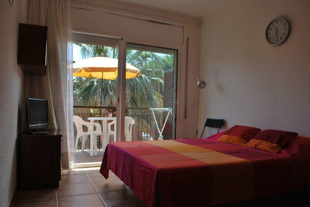 Apartamentos Les Palmeres Platja d'Aro Exterior photo