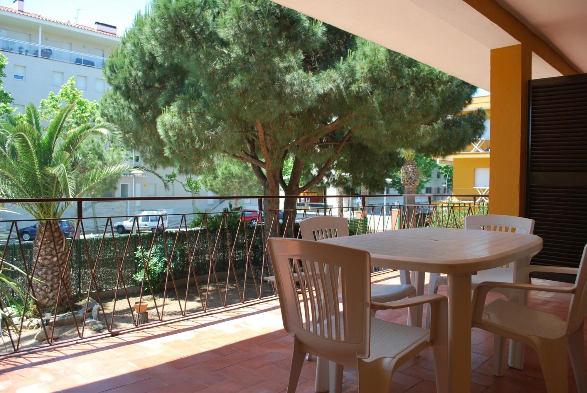 Apartamentos Les Palmeres Platja d'Aro Room photo