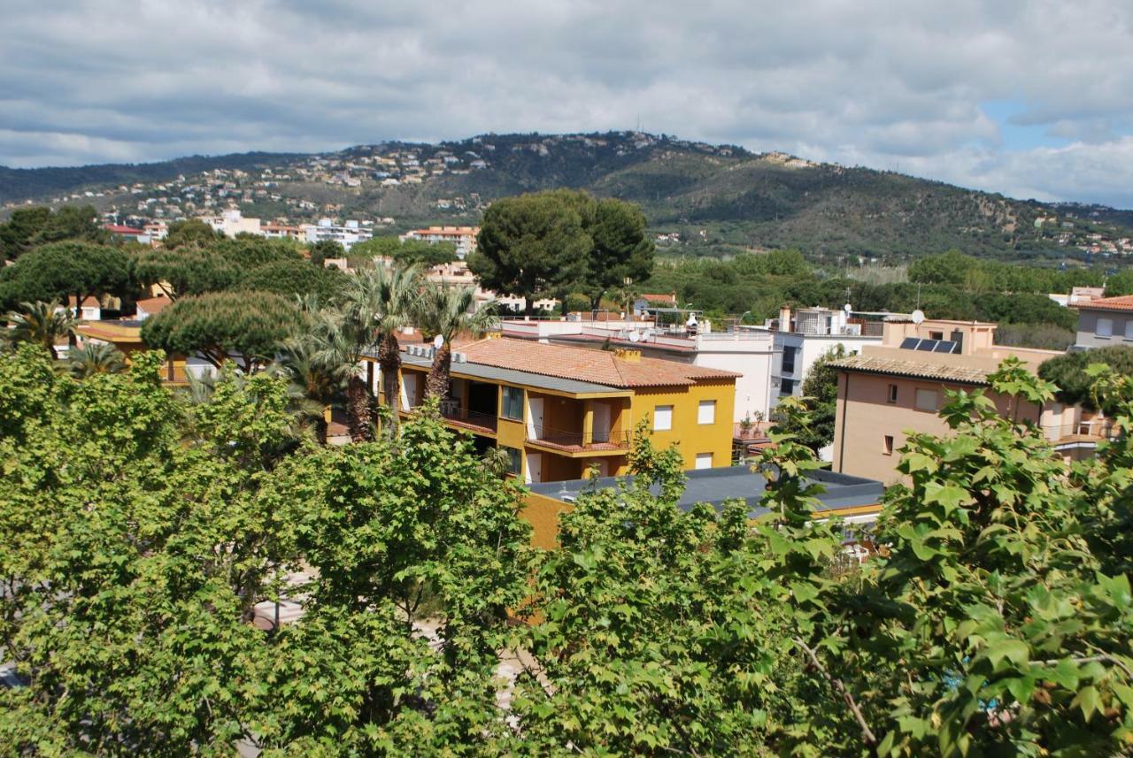 Apartamentos Les Palmeres Platja d'Aro Exterior photo